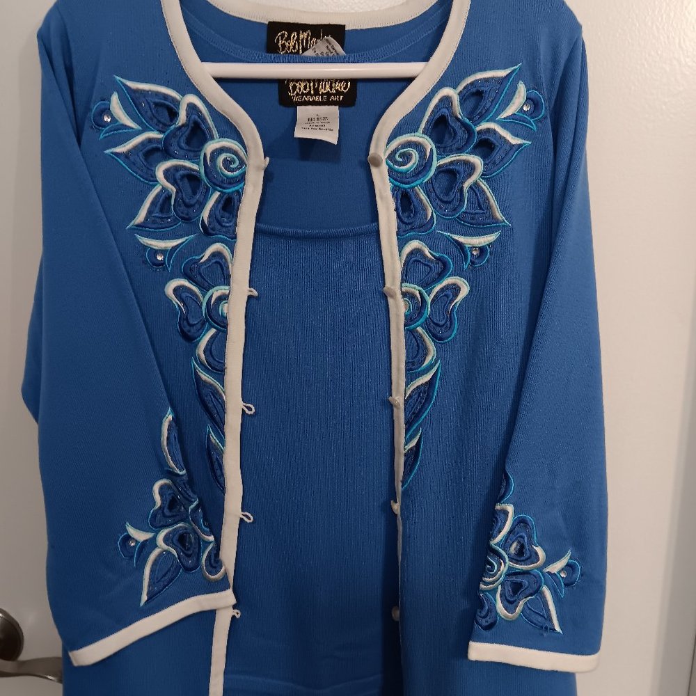 BOB MACKIE  EMBROIDERED TWIN SET  SIZE LARGE